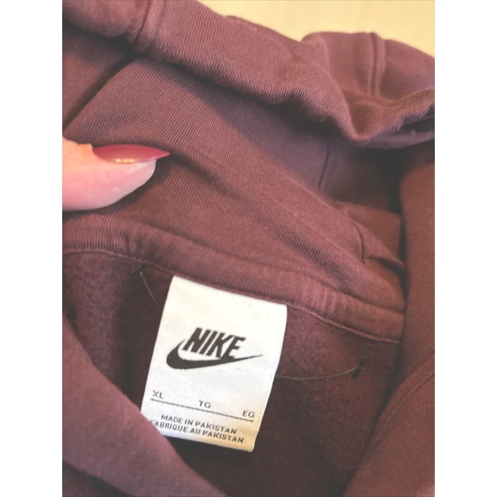Nike sportswear club